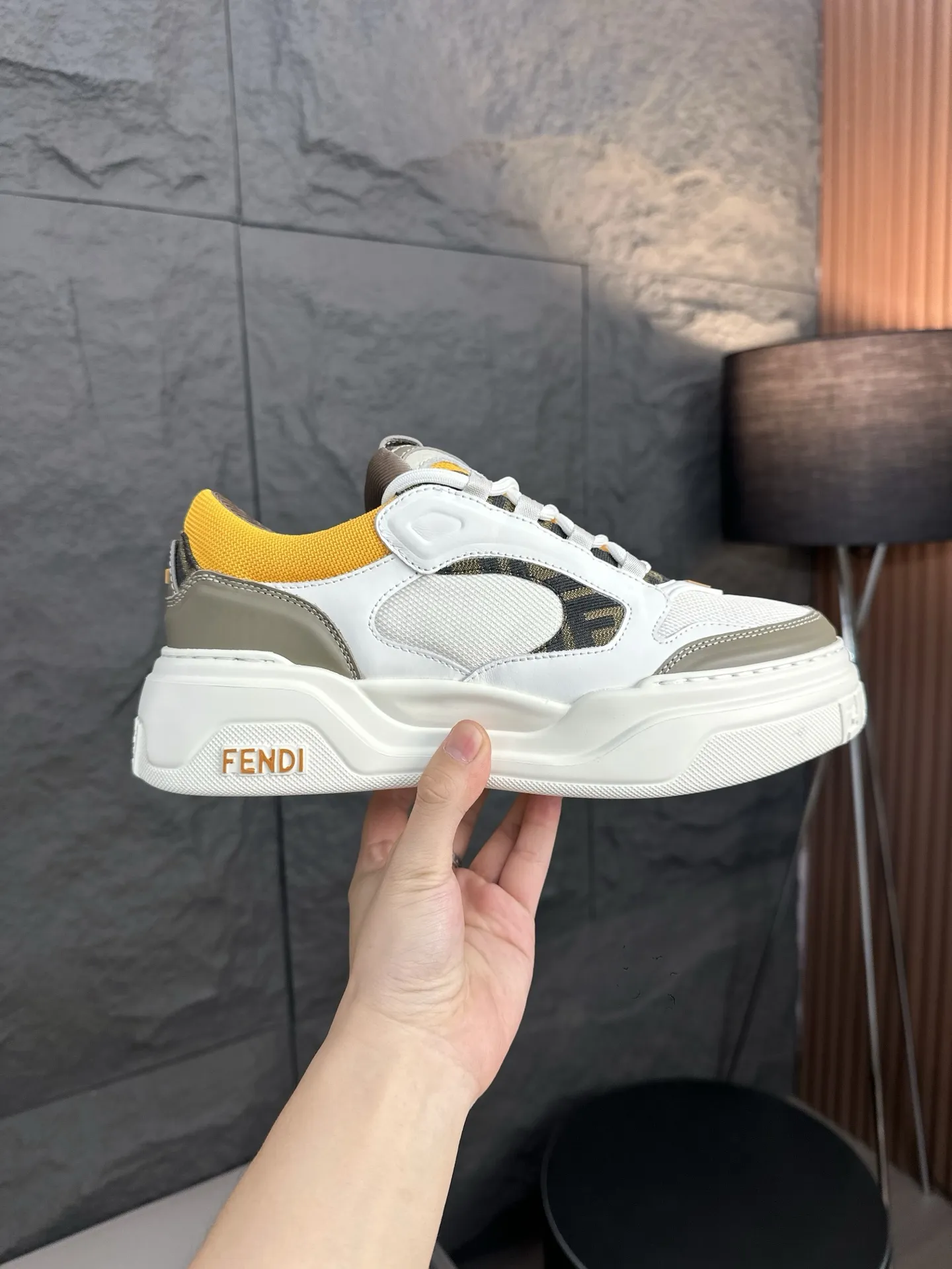 [FENDI] Fendi men's shoes 💰780💰 - High-end quality original casual sports shoes - Upper: Nappa calfskin, pebbled calfskin, tongue and heel; injection molded brand logo plastic module - Lining: brand canvas - Outsole: ultra-light T men's shoes 💰R foam rubber; molded outsole - Super high quality control, fine workmanship: highlighted (high-end, luxury, grade) -Size :39-44 (38, 45, can be customized)